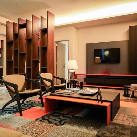 Metria Hotel Леон Экстерьер фото The interior of the lounge